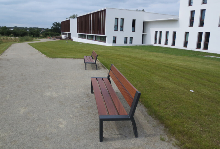 Entretien des espaces verts, taille d'arbustes, tonte pelouse, entretien de jardin pour les professionnels - Morisseau Paysagistes Nantes